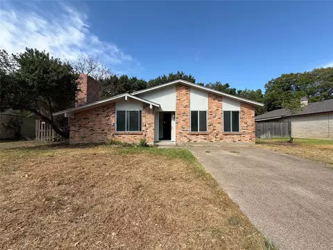 2610 Fallcreek St, Arlington, TX 76014