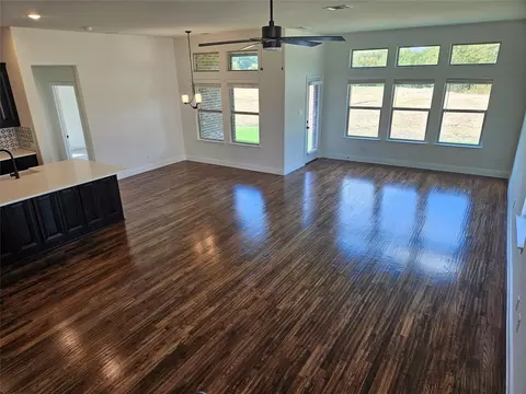 Living - 3200 Windmill Rd, Van Alstyne, TX 75495 photo 4 of 6