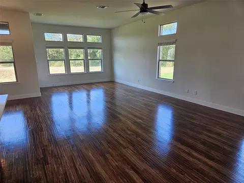 Living - 3200 Windmill Rd, Van Alstyne, TX 75495 photo 3 of 6