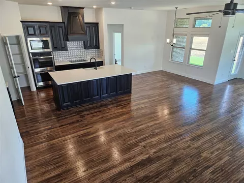 Kitchen - 3200 Windmill Rd, Van Alstyne, TX 75495 photo 2 of 3