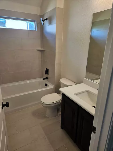 Bath - 3200 Windmill Rd, Van Alstyne, TX 75495 photo 1 of 7