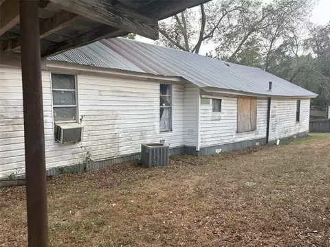 Exterior - 825 Highland Ave, Many, LA 71449 photo 2 of 4