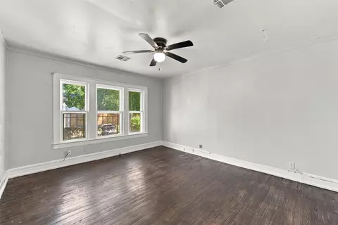 Living - 2114 Lyle Ave, Waco, TX 76708 photo 4 of 4