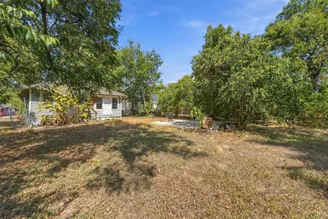 Exterior - 2114 Lyle Ave, Waco, TX 76708 photo 3 of 3