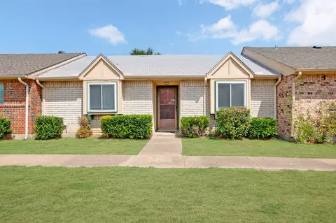 4 E Mountain Creek Ct #11, Grand Prairie, TX 75052