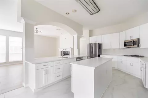 Kitchen - 2305 Eldger Dr, Plano, TX 75025 photo 2 of 3