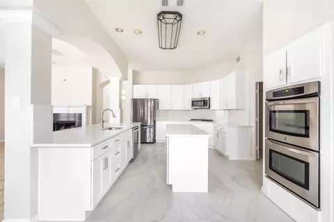 Kitchen - 2305 Eldger Dr, Plano, TX 75025 photo 1 of 3