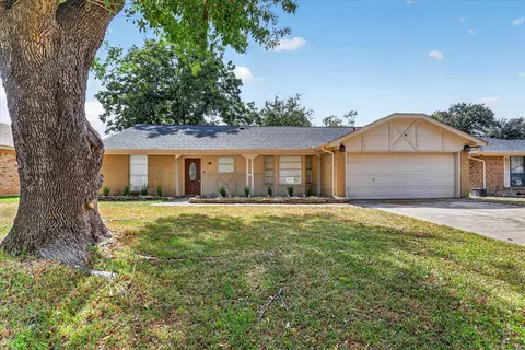 1016 Westminster Ln, Mansfield, TX 76063