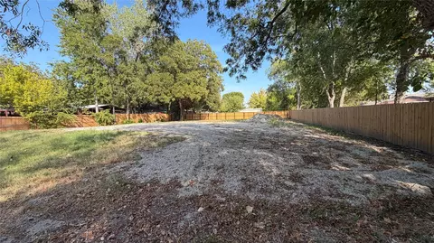 307 S Rike St, Farmersville, TX 75442