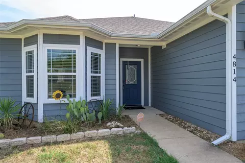 Exterior - 4814 Pinnacle Pl, Denison, TX 75021 photo 2 of 8