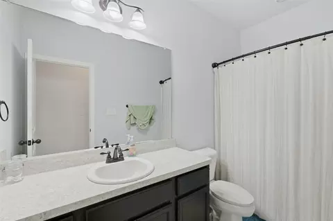 Bath - 4814 Pinnacle Pl, Denison, TX 75021 photo 2 of 2