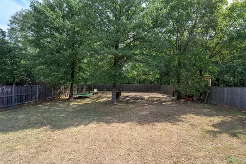 Exterior - 4814 Pinnacle Pl, Denison, TX 75021 photo 5 of 8