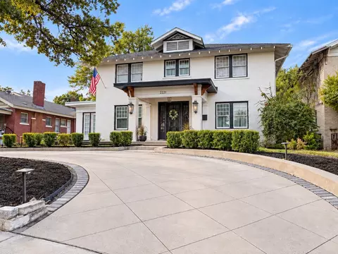 2221 Park Place Ave, Fort Worth, TX 76110