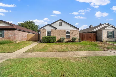 2313 Markland St, Irving, TX 75060
