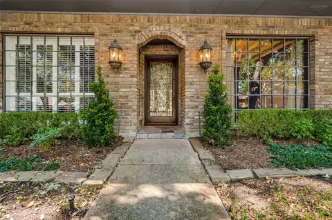 7333 Pleasant View Dr, Dallas, TX 75231