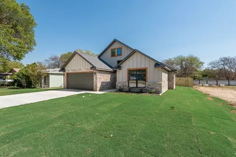804 Vaquero St, White Settlement, TX 76108