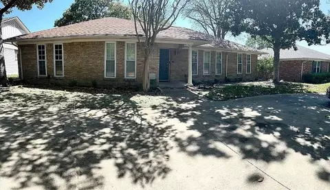 9406 Hunters Creek Dr, Dallas, TX 75243
