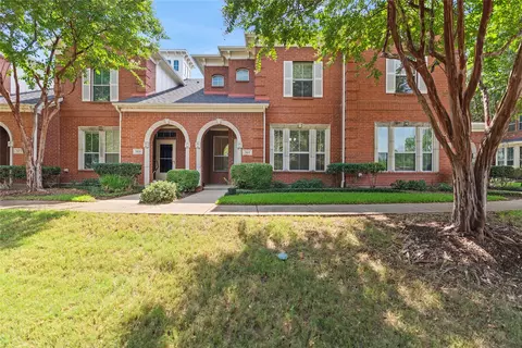 565 Legends Dr, Lewisville, TX 75057