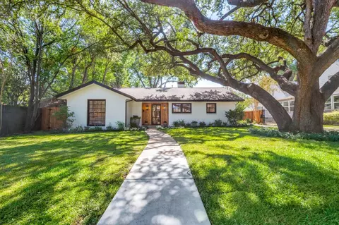 2013 Huntington Ln, Fort Worth, TX 76110