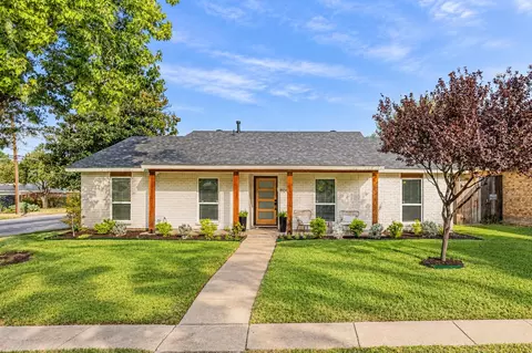 8501 Van Pelt Dr, Dallas, TX 75228