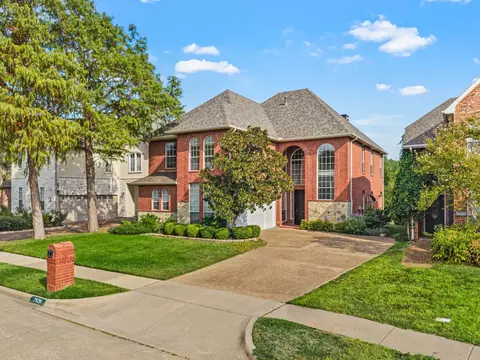 7626 Lakecrest Cir, Irving, TX 75063