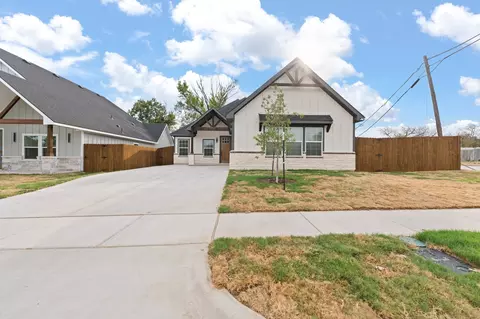 813 Tierney Rd, Fort Worth, TX 76112