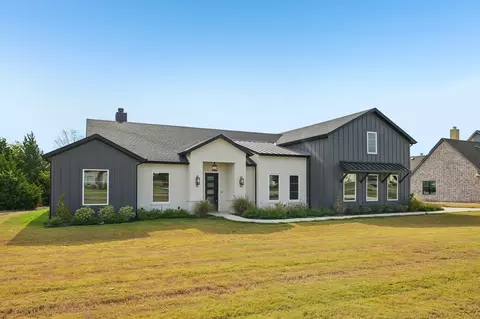 3080 Glen Oaks Dr, Waxahachie, TX 75165