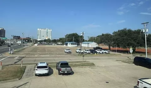 207 E Texas St, Bossier City, LA 71111