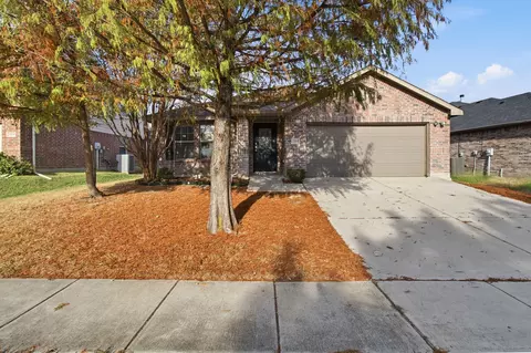 12516 Patnoe Dr, Burleson, TX 76028