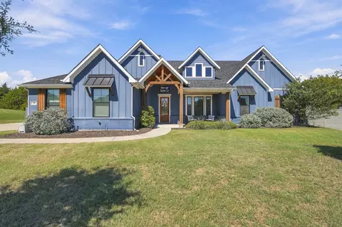 20 Woodbury Ct, Waxahachie, TX 75167