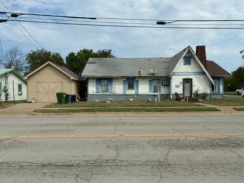 315 Martin Luther King Jr St, Mineral Wells, TX 76067