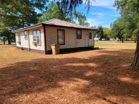 Exterior - 135 Us Highway 82-business, Avery, TX 75554 photo 5 of 11