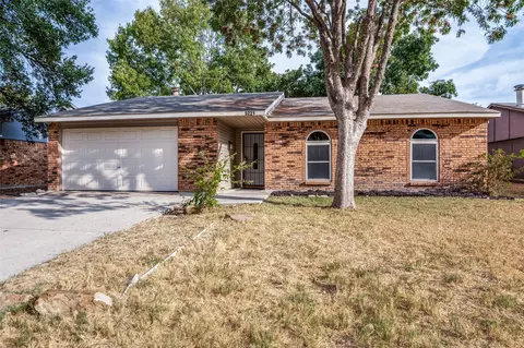 5221 Alpha Dr, The Colony, TX 75056