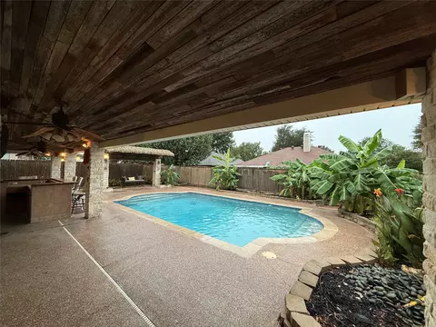 916 Pennsylvania Dr, Saginaw, TX 76131