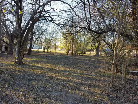 330 E Waco Ave, Cooper, TX 75432