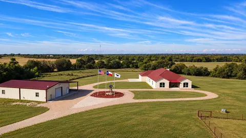 1220 Hinchliffe Rd, Mexia, TX 76667