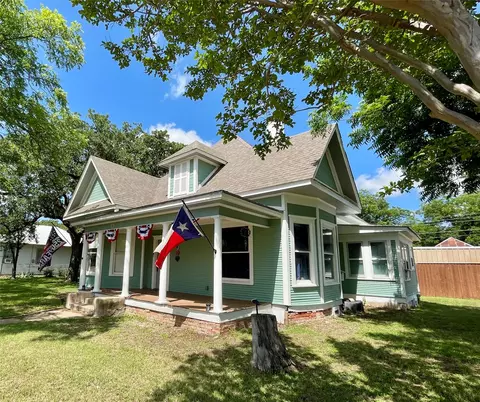 200 N Avenue C, Cross Plains, TX 76443