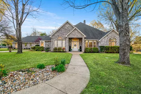 390 Timber Lakes Dr, Powderly, TX 75473