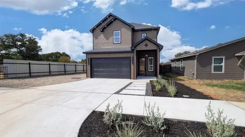 1530 Langston St, Fort Worth, TX 76105