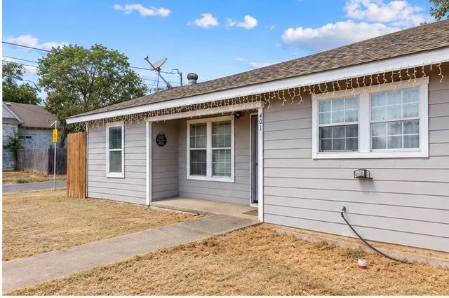 401 E Davis Ave, Alvarado, TX 76009