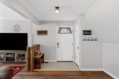 Entry Way - 518 Warren Rd, Lorena, TX 76655 photo 1 of 3