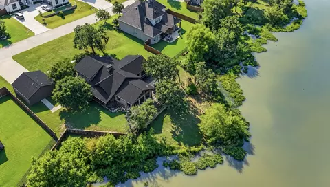 313 Pimlico Dr, Hickory Creek, TX 75065
