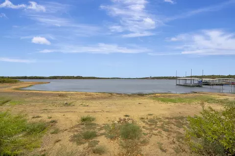 445 Lakeside Dr, Bowie, TX 76230