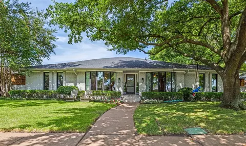 9049 Maguires Bridge Dr, Dallas, TX 75231
