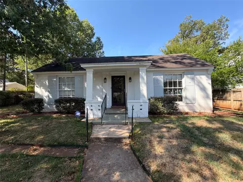 1113 S Sylvan Ave, Palestine, TX 75801