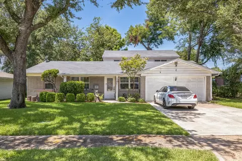13125 Red Fern Ln, Dallas, TX 75240