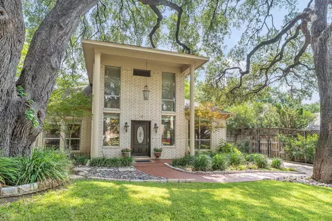 6904 Allen Place Dr, Fort Worth, TX 76116