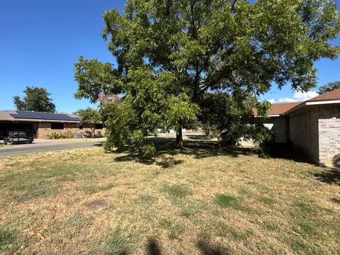 Exterior - 800 Maple St, Howe, TX 75459 photo 4 of 5
