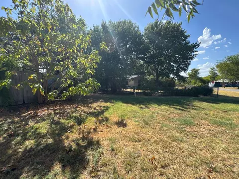 Exterior - 800 Maple St, Howe, TX 75459 photo 5 of 5