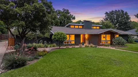 3923 Weeburn Dr, Dallas, TX 75229